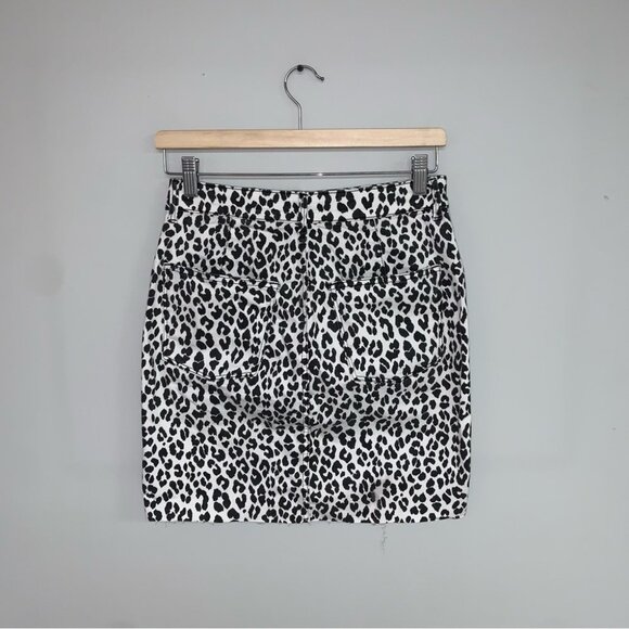 H&M Short Denim Skirt Women’s Size 6 US White Leopard 5-Pocket Raw Hem NWOT - Picture 4 of 8